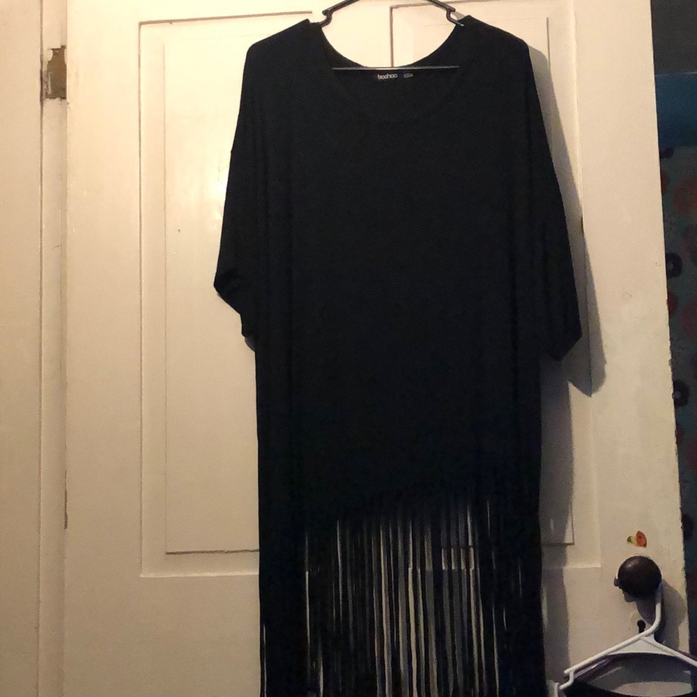 Black t-shirt with fringe